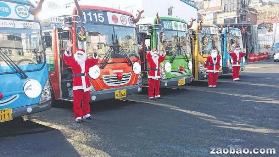 首尔“圣诞驯鹿”巴士开跑 打造浓厚节日气氛(图)