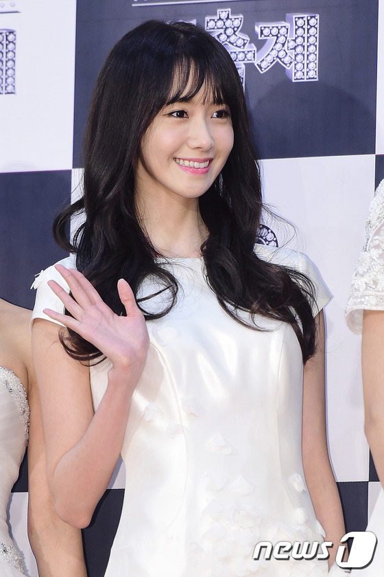 “KBS歌谣大祝祭”红毯汇总美美哒 少女时代允儿裙短险走光EXO王者风范（组图）