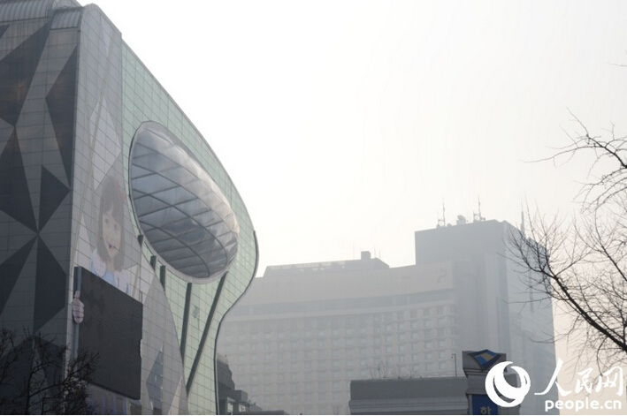 韩国多地出现严重雾霾天气 首尔天空灰蒙蒙一片(组图)