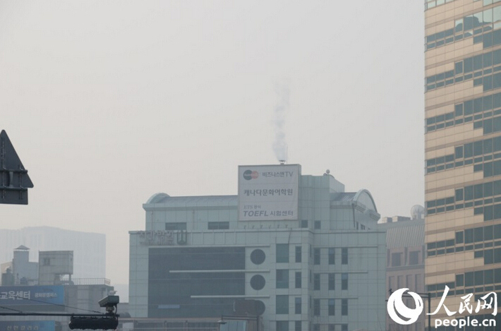 韩国多地出现严重雾霾天气 首尔天空灰蒙蒙一片(组图)