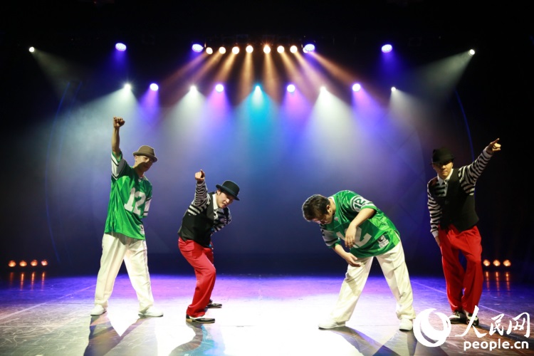 感受韩国综合表演秀KABOOM的无限魅力（组图）