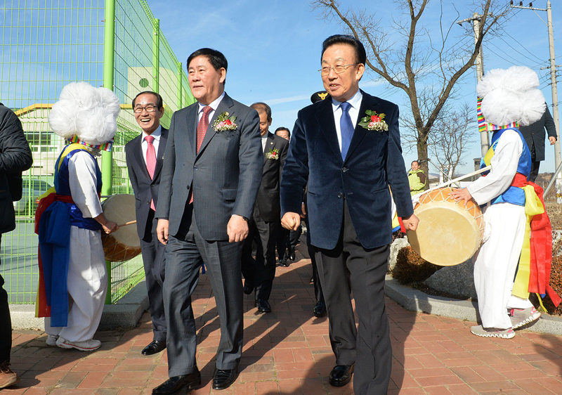 韩国庆尚北道清道郡举行丰角至华阳段道路建设开工仪式