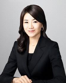 大韩航空前副社长赵显娥的妹妹赵显玟正式注销“推特”账号，引发网友热议。