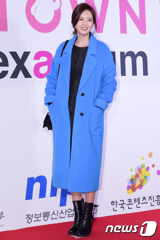 SM新店开业 少女时代EXO韩彩英等旗下艺人现身捧场（组图）