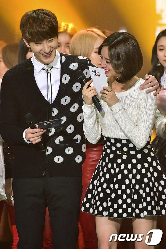 韩音乐打榜节目Shinee钟铉获冠军 各女团劲歌热舞（组图）