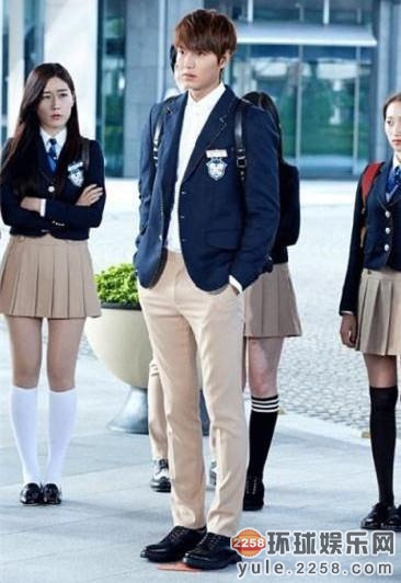 李钟硕金秀贤赵寅成 韩国制服美男大盘点（组图）