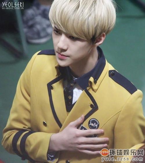 李钟硕金秀贤赵寅成 韩国制服美男大盘点（组图）
