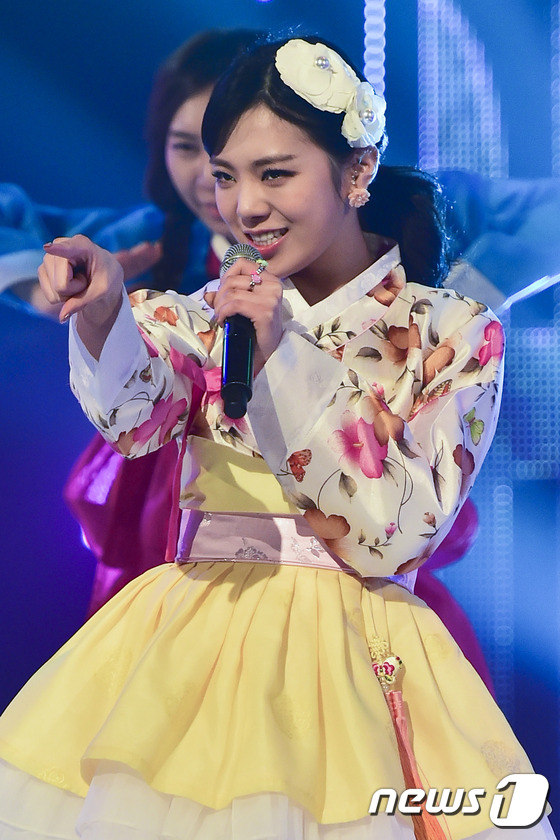 郑容和夺音乐节目冠军 九缪斯TAHITI性感舞蹈热辣登场（组图）