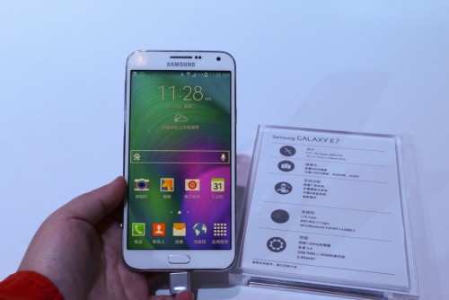 三星GALAXY E7发布：定位中端市场【组图】