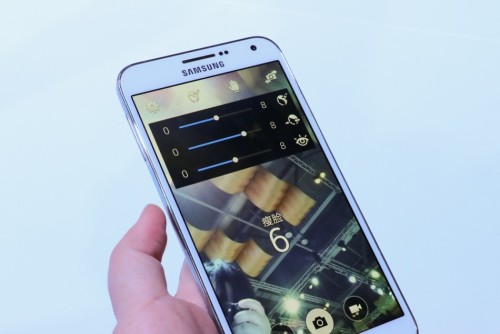 三星GALAXY E7发布：定位中端市场【组图】