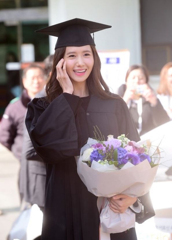 少女时代允儿大学毕业 与男友李胜基同校【组图】