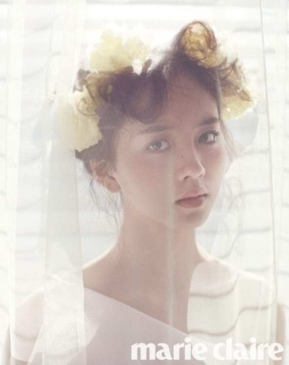 金所炫清纯美照公开 似芭比娃娃获赞“女神”【组图】