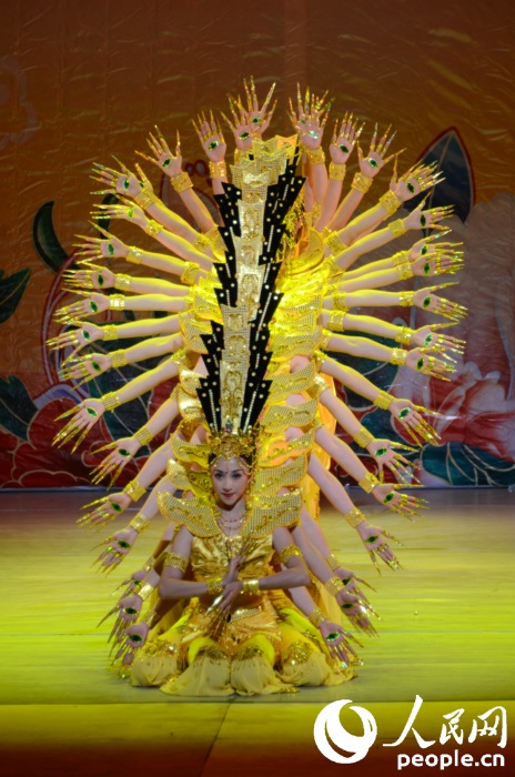 “文化中国•四海同春”艺术团在韩国首尔举行慰侨演出