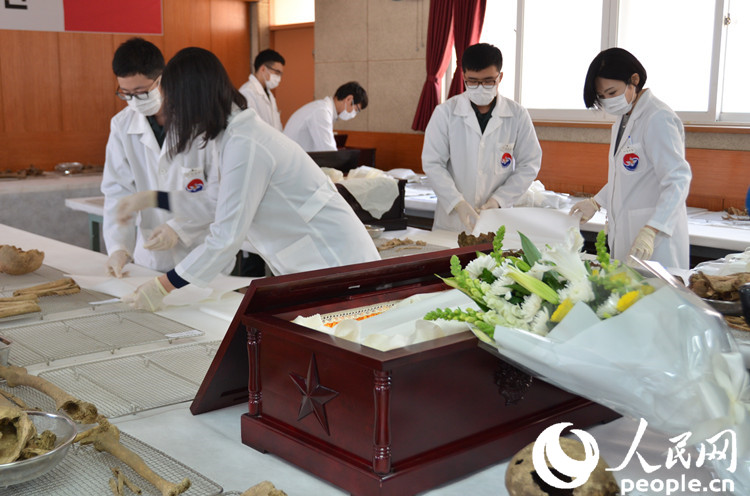 中韩双方16日举行第二轮在韩中国人民志愿军烈士遗骸装殓仪式（组图）