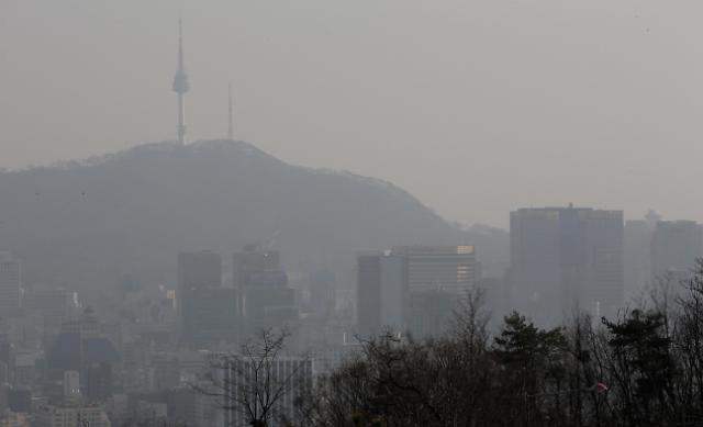 雾霾再袭韩国 天空阴沉能见度降低【组图】