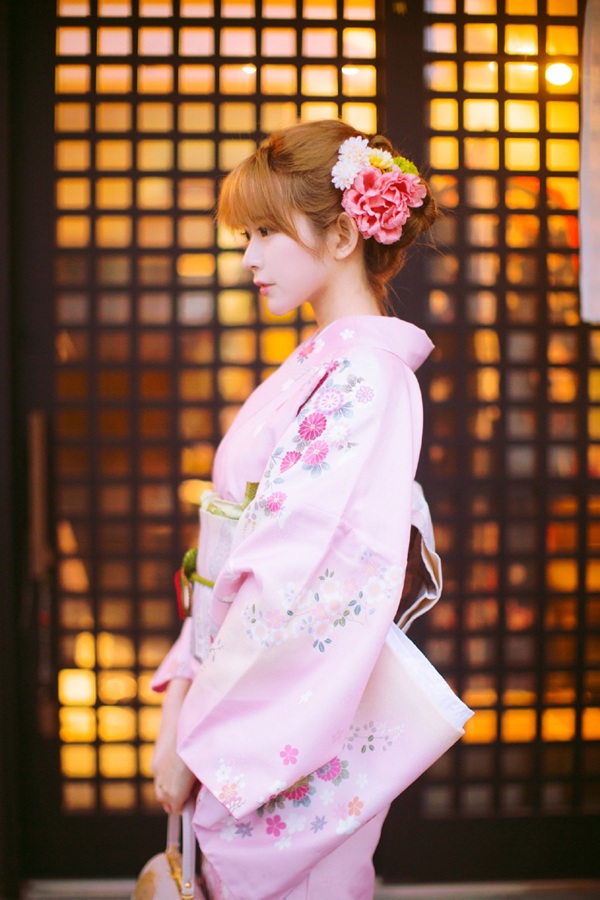 韩国二次元美少女yurisa生日更博 身着和服侧颜温婉如画【高清组图】