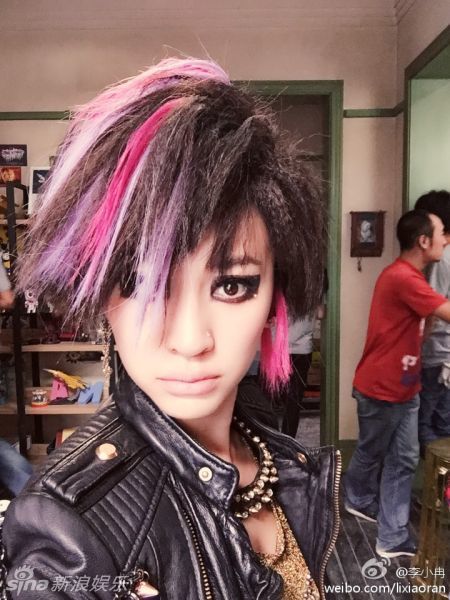 吴亦凡晒15岁“洗剪吹”长发旧照  中韩明星杀马特造型大盘点(图)