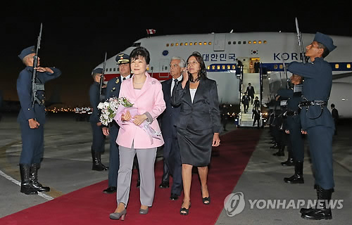 朴槿惠抵达秘鲁 助力韩企打入当地市场【组图】
