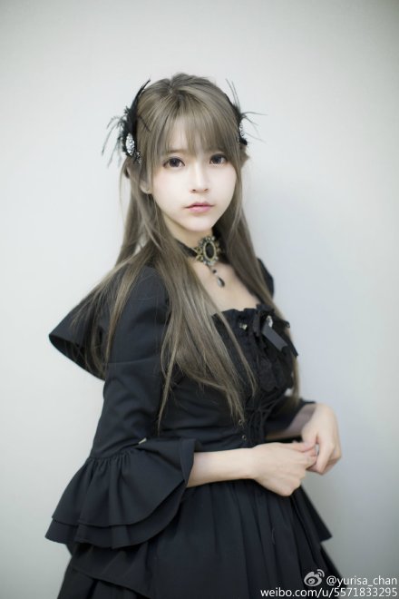 韩国女孩Yurisa颜值逆天 晒兄弟照被指长得像【组图】