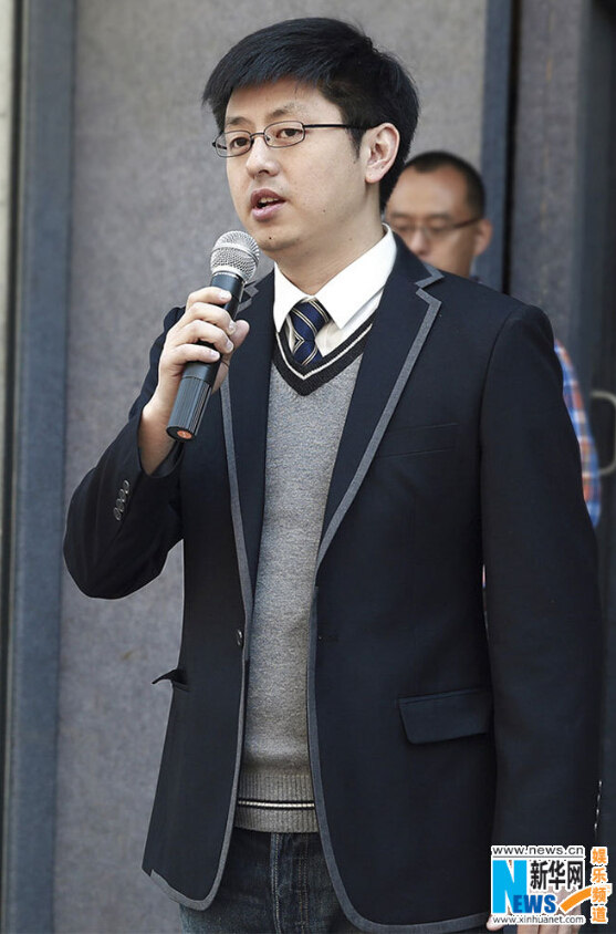 吴亦凡穿校服变身最帅学长 