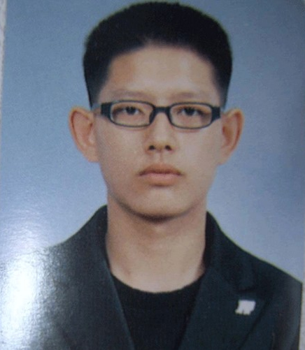 金秀贤李敏镐丁一宇罕见毕业照 一眼看出整容的明星脸【组图】