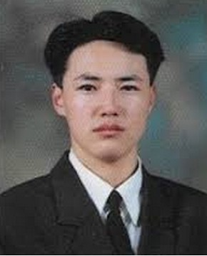 金秀贤李敏镐丁一宇罕见毕业照 一眼看出整容的明星脸【组图】