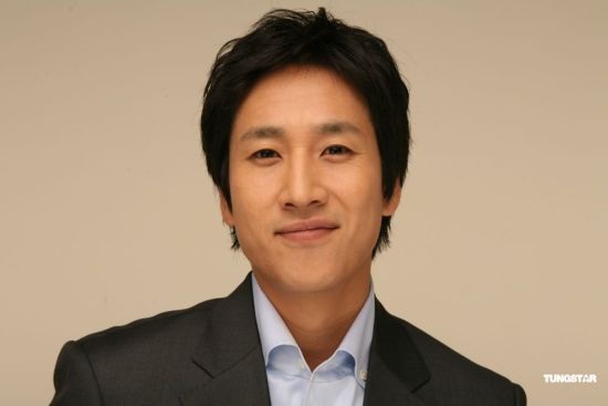 金秀贤李敏镐丁一宇罕见毕业照 一眼看出整容的明星脸【组图】