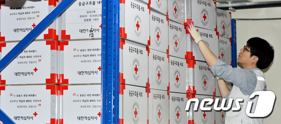 韩国红十字会紧急提供救援物资援助尼泊尔【组图】