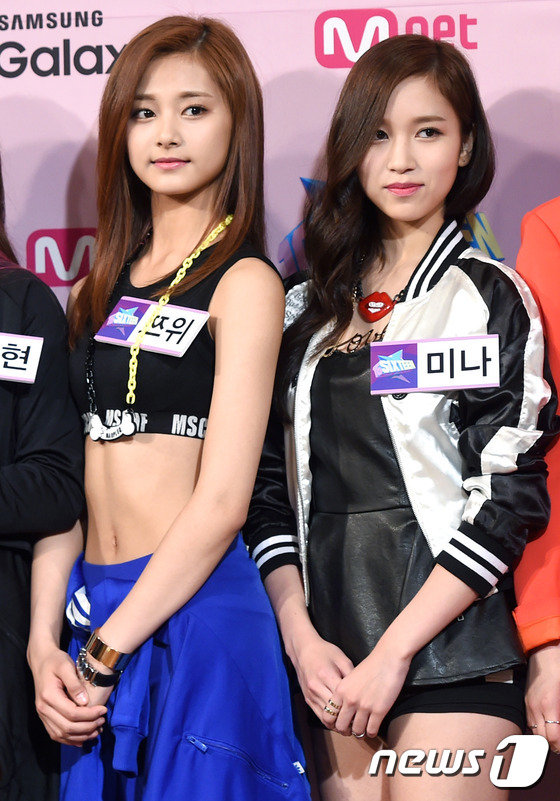 JYP时隔五年推女团 预备生露腰秀腿赚眼球【组图】