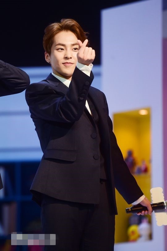 EXO xiumin综艺首秀 现场变身呆萌“吃货”【组图】