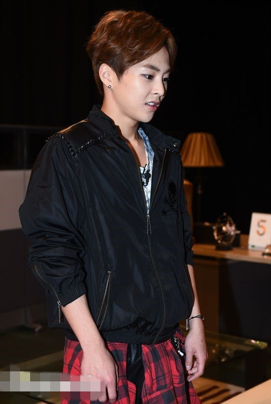 EXO xiumin综艺首秀 现场变身呆萌“吃货”【组图】