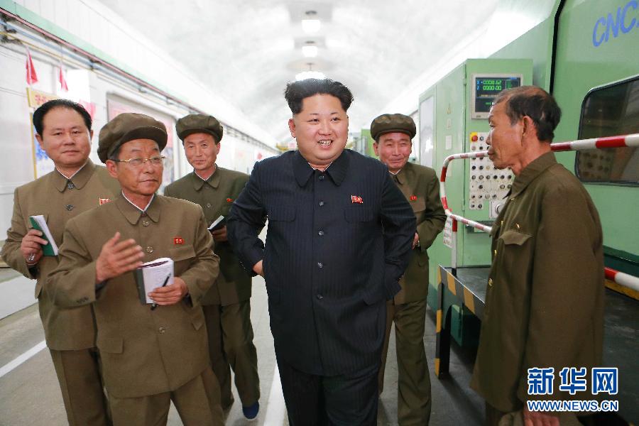 金正恩视察龙城机械联合企业“2月11日”工厂（组图）