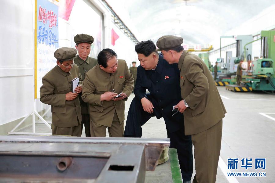 金正恩视察龙城机械联合企业“2月11日”工厂（组图）