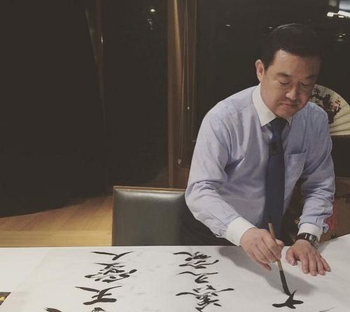 崔始源华丽家世大揭秘 其父是企业家兼教授【组图】