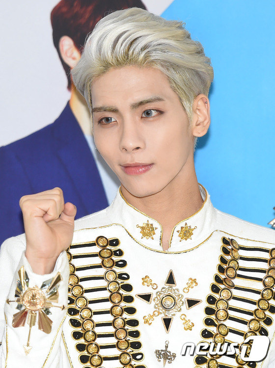 SHINee白衣变身贵族王子 新专辑公开好评如潮【组图】