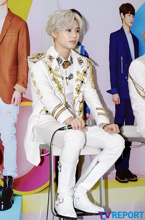 SHINee白衣变身贵族王子 新专辑公开好评如潮【组图】
