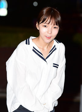 《看见味道的少女》举行杀青宴 朴有天驾爱车登场【组图】