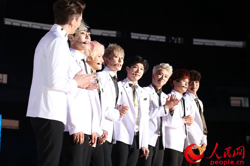 EXO、神话、AOA等出席乐天家族演唱会【组图】