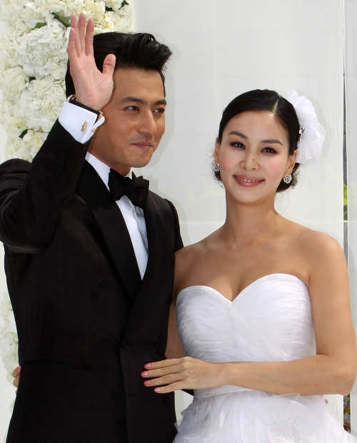 安在旭权相宇张东健豪华婚礼揭秘 那些年追过的男神都结婚了【组图】