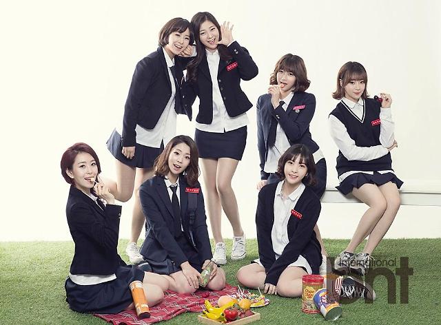 女团七学年一班拍写真 清纯魅惑游走无阻