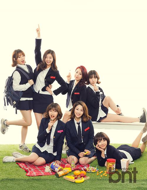 女团七学年一班拍写真 清纯魅惑游走无阻