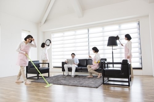 【调查】韩国女性基本全揽家务活  做家务时间是男性的4.7倍