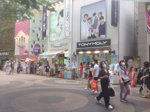 韩国旅游业跌入谷底 政企多管齐下吸引中国游客 