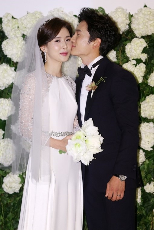 金秀贤出席裴勇俊婚礼送祝福 韩星豪华婚礼及大牌嘉宾全盘点【组图】