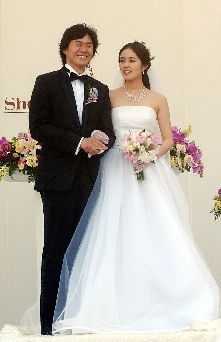 金秀贤出席裴勇俊婚礼送祝福 韩星豪华婚礼及大牌嘉宾全盘点【组图】