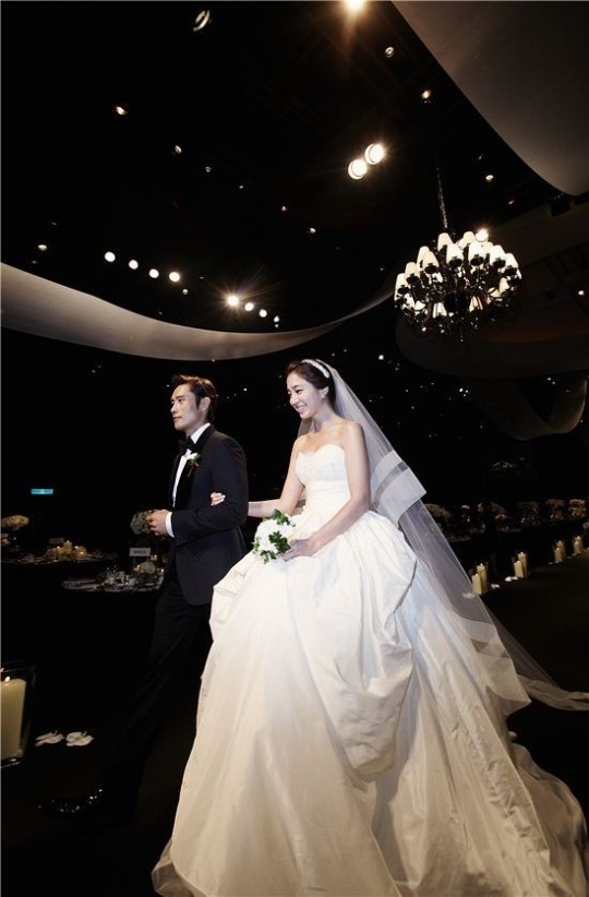 金秀贤出席裴勇俊婚礼送祝福 韩星豪华婚礼及大牌嘉宾全盘点【组图】