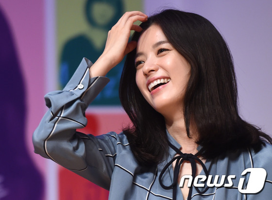 韩孝珠优雅迷人李东旭金发抢镜  《Beauty Inside》发布会大送福利【组图】