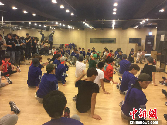 《星动亚洲》学员与外隔绝严酷封训 不知导师陶喆出轨新闻