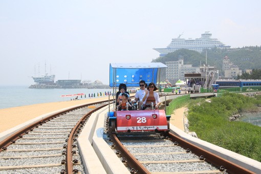 搭乘正东津铁路自行车 尽赏韩国东海美景