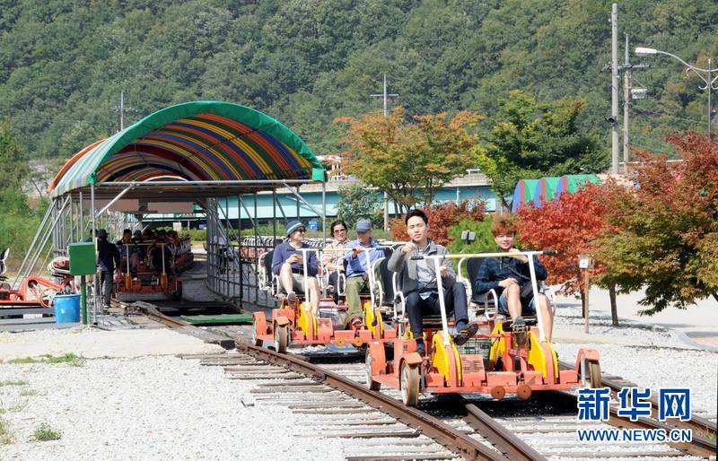 韩国“轨道自行车”与“列车旅馆”（高清组图）